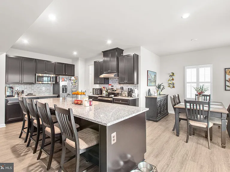 6427 Hawkeye Dr — Photo 54
