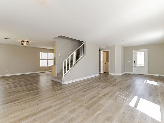 5th image of 3625 Shanagolden St