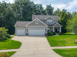 7313 Valhalla Dr, Hudsonville, MI 49426