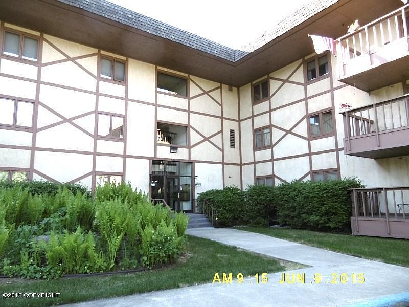 1st image of 924 Kellum St Unit 307