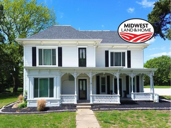 1103 N 8th St, Marysville, KS 66508