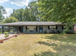 709 Cottonwood Dr, Starkville, MS 39759