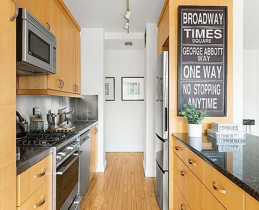 3rd image of 250 W 89th St APT 12J