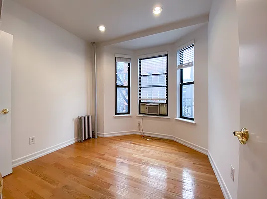 Rented by Kahen Properties | media 12