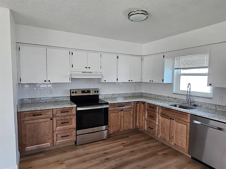 175 174th Terrace Dr E #2 — Photo 6