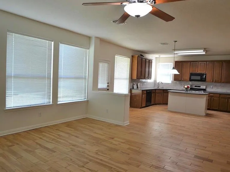 2110 Banfield Ct — Photo 15