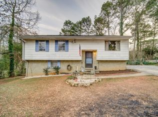 961 Bimini Ln, Forest Park, GA