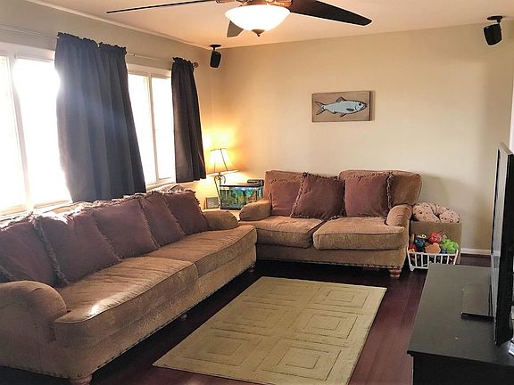 3rd image of 119 Linda Ln