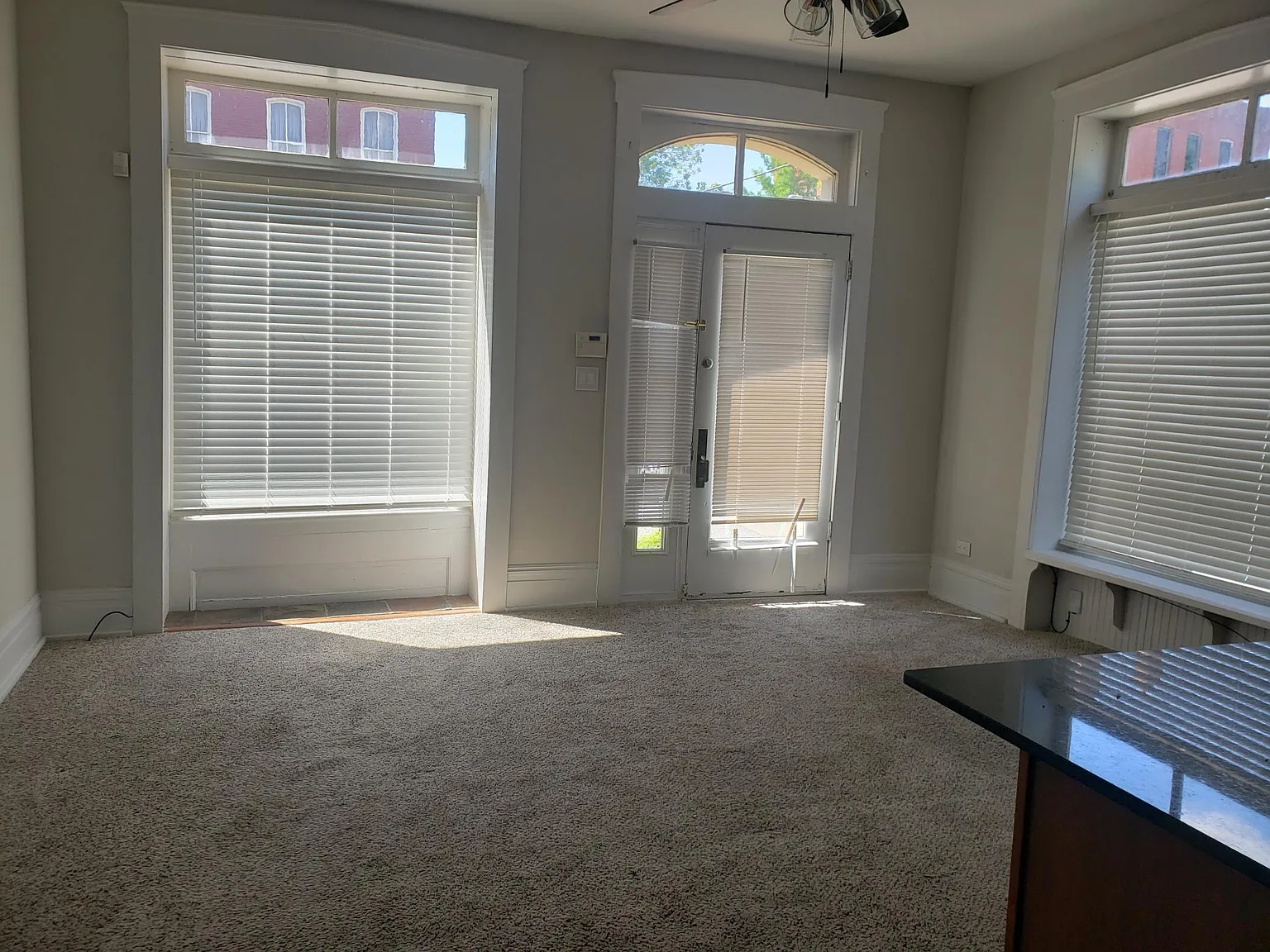 1 bed, 700 sqft, $1,050 — Photo 4