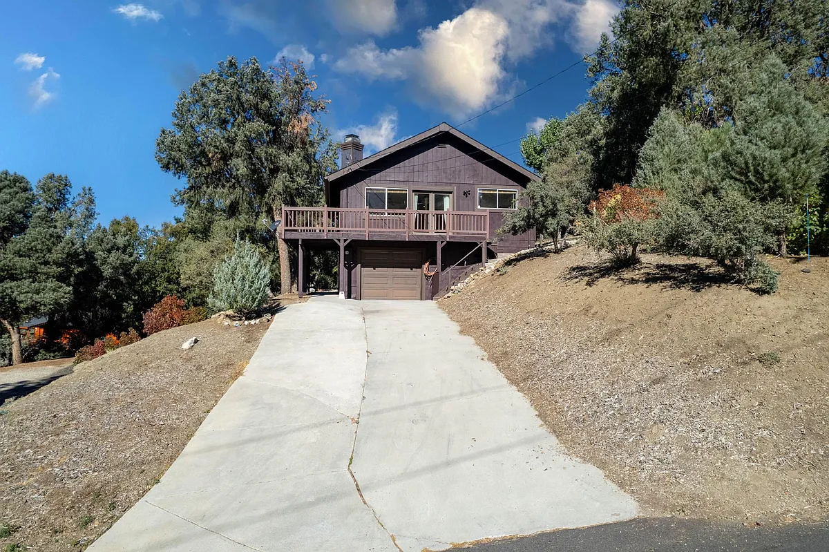 Building Photo - 2414 Antelope Way
