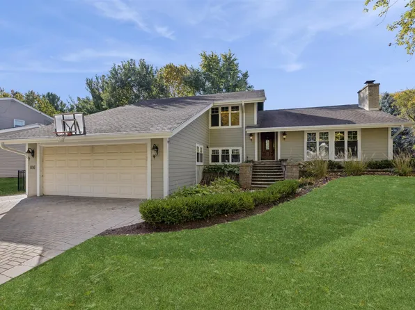 1116 Hidden Spring Dr, Naperville, IL 60540