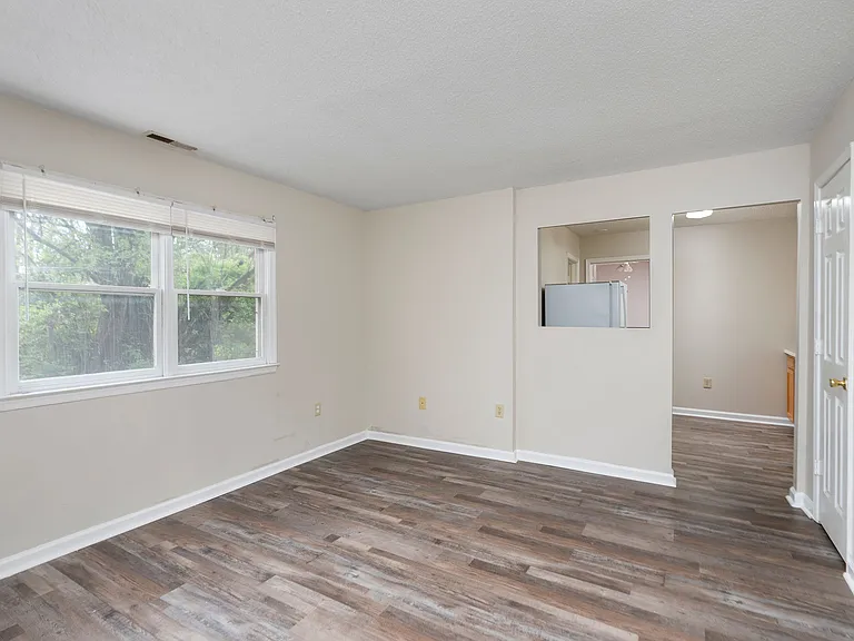 116 Carman Ave #5A — Photo 3