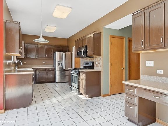 5th image of 1660 Blackwell Ln