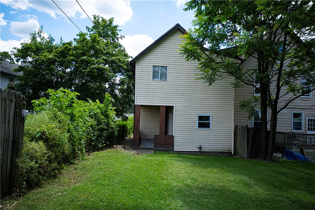 3 bed, 1096 sqft, $1,250 — Photo 4