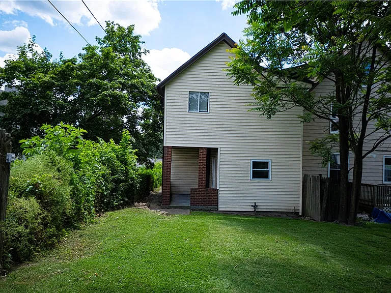 1067 Cleveland Ave — Photo 4