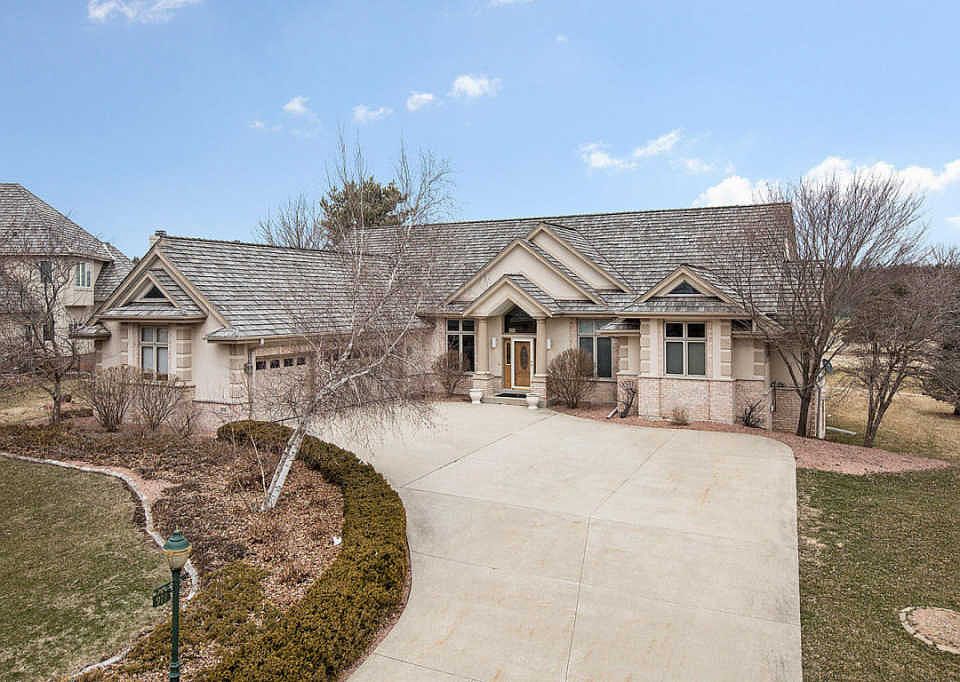 1st image of 919 N Evergreen Cir