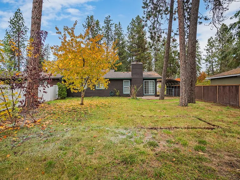 730 E Gregory Ln — Photo 3