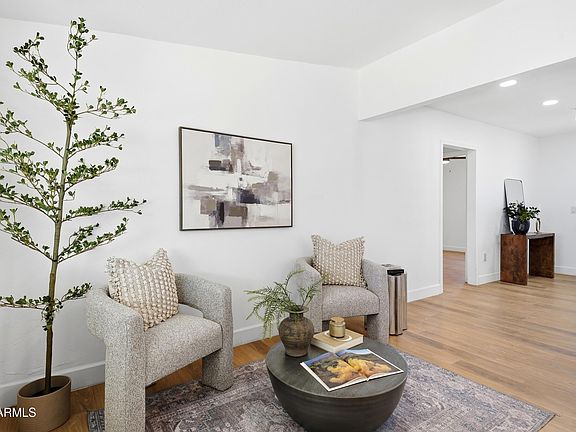 5th image of 1433 E PORTLAND Street