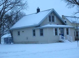 24 Jefferson St SE, Hutchinson, MN 55350