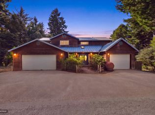 6891 Greenwood Heights Dr, Kneeland, CA 95549
