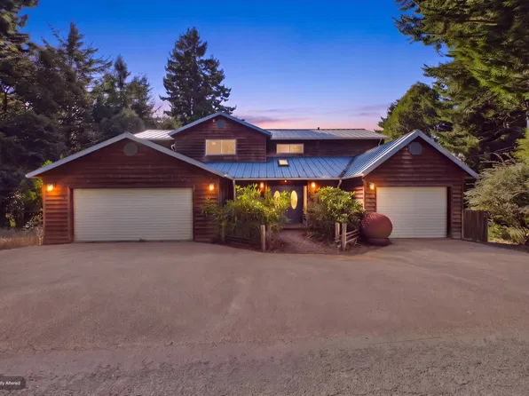 6891 Greenwood Heights Dr, Kneeland, CA 95549