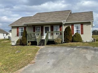 262 Red Bud Ln, Sevierville, TN 37876