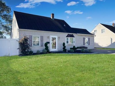 62 Old Farm Road, Levittown, NY, 11756