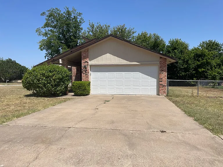 4502 Whitmire Ln — Photo 3