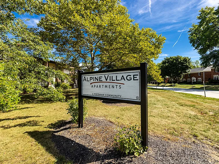 610 Young Rd — Photo 21