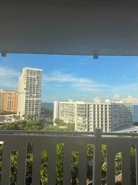 Towers Of Key Biscayne Co — Photo 1