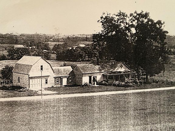 4th image of 21 Pond Road S