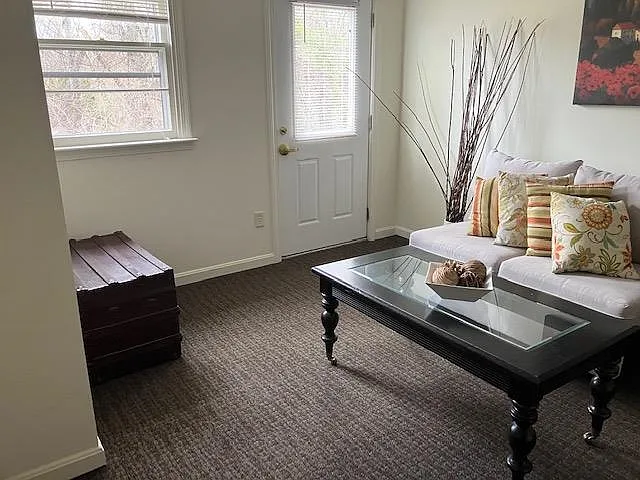 81 Portsmouth Ave #B — Photo 4