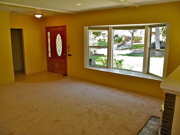 5th image of 406 Mercedes Ave