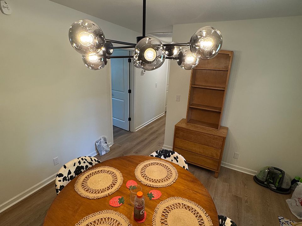 2nd image of 3213 Moorewood Dr