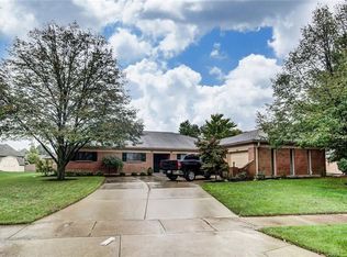 1449 Cross Creek Cir, Dayton, OH 45429