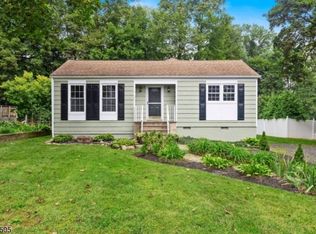 28 Lee Pl, Basking Ridge, NJ 07920