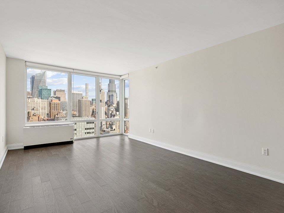 1st image of 125 W 31st St APT 39D