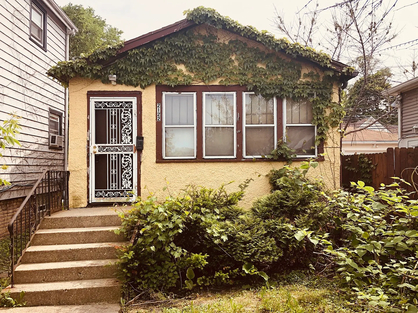 2122 Emerson St photo 1