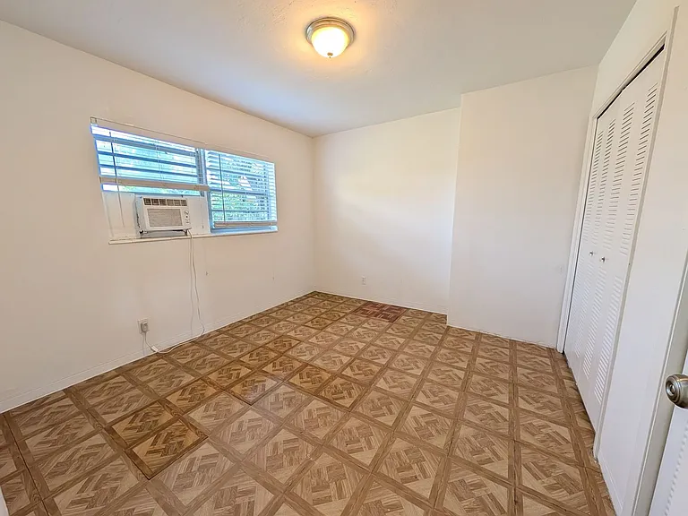 2111 Roosevelt St — Photo 14