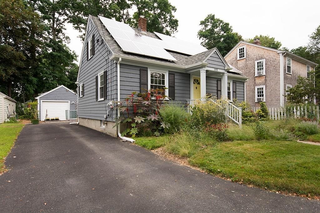 105 Peck Ave, Bristol, RI 02809 Zillow