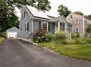 105 Peck Ave, Bristol, RI 02809