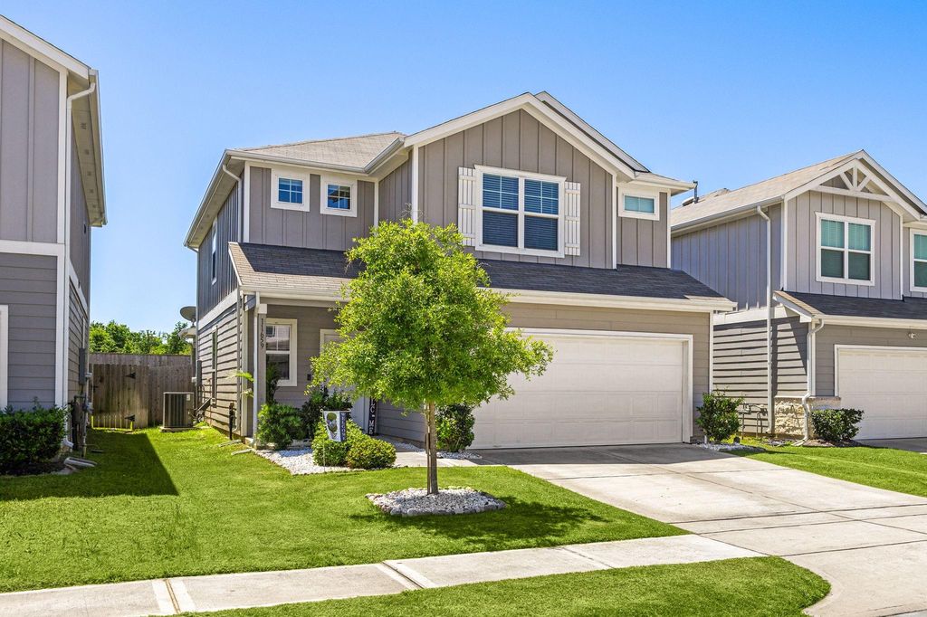11659 Braemar Village Dr, Tomball, TX - View 2