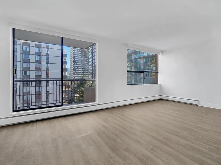 1160 Broughton St — Photo 3