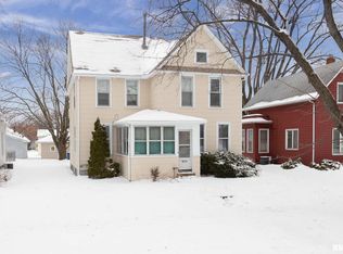 1709 13th St #1/2, Moline, IL 61265