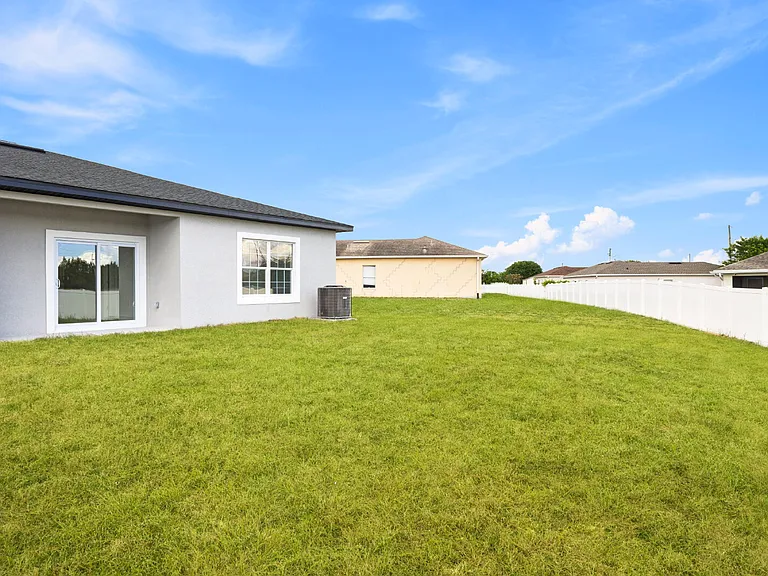 602 Desmoines Ct — Photo 11