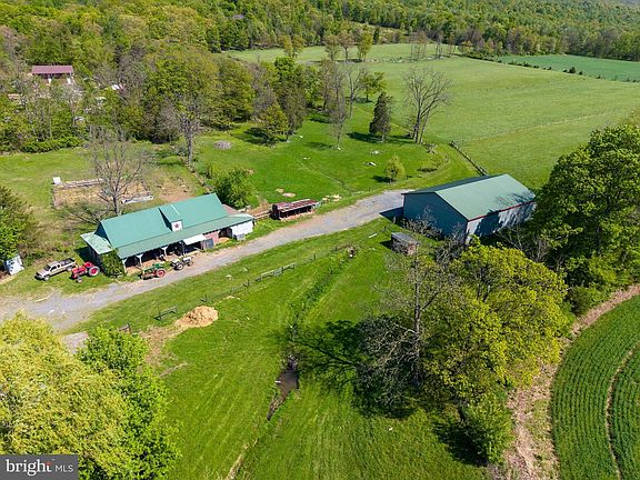 5th image of 215 Droneberger Rd