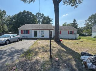 9 Winnebago Trl, Browns Mills, NJ 08015