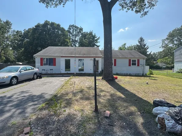 9 Winnebago Trl, Browns Mills, NJ 08015
