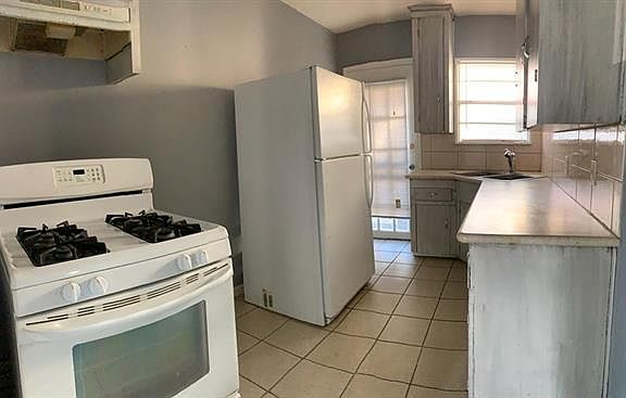 3rd image of 4313 Lisbon St