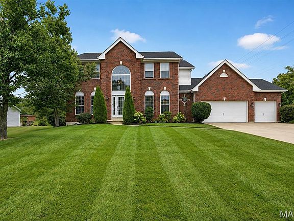2nd image of 800 Dunbarton Dr